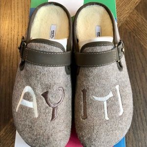 NIB Earth Ayiti clog slippers size 7